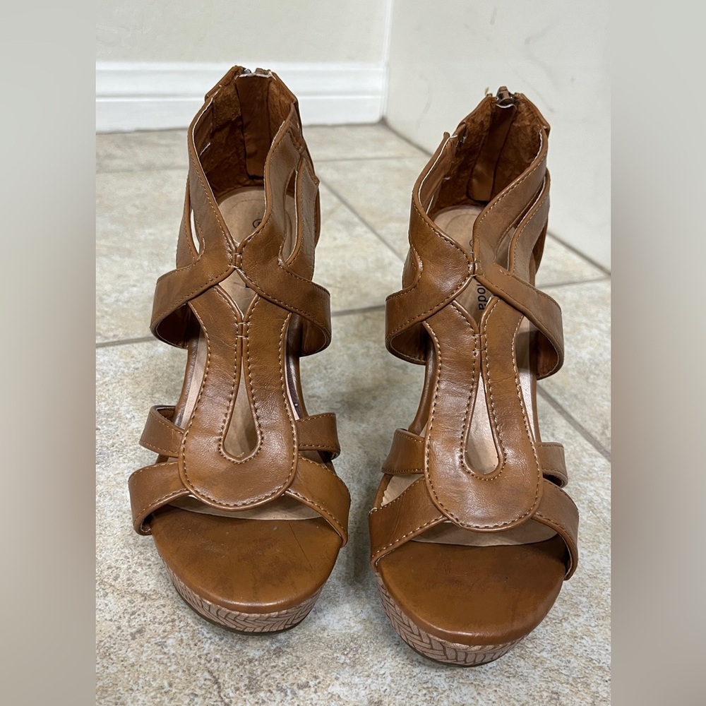 Brown Strappy Women's Sandals Like New Barley Worn